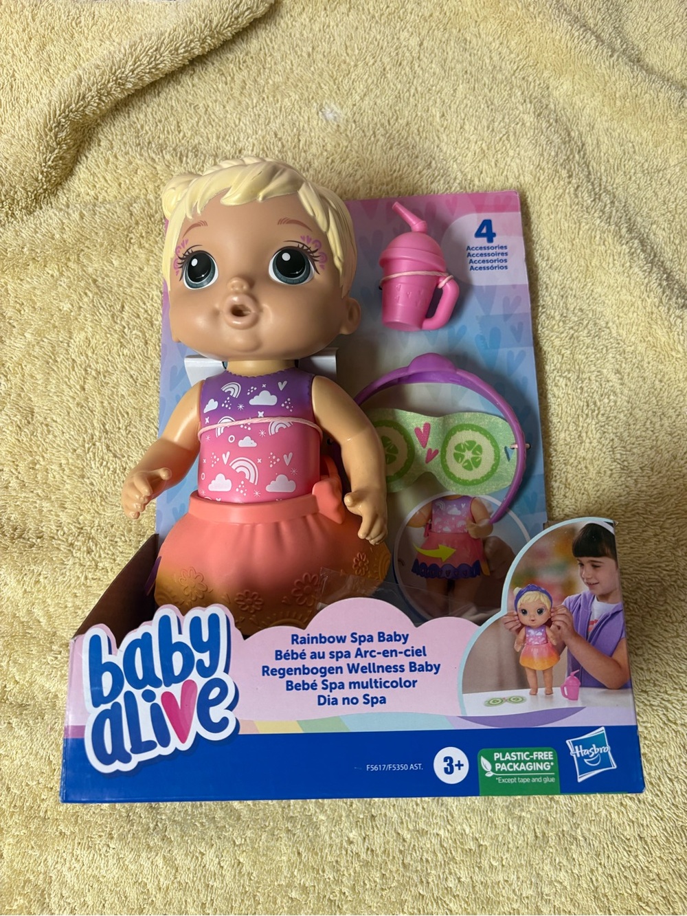 Baby Alive Rainbow Spa Baby Doll with 4 Accessories New